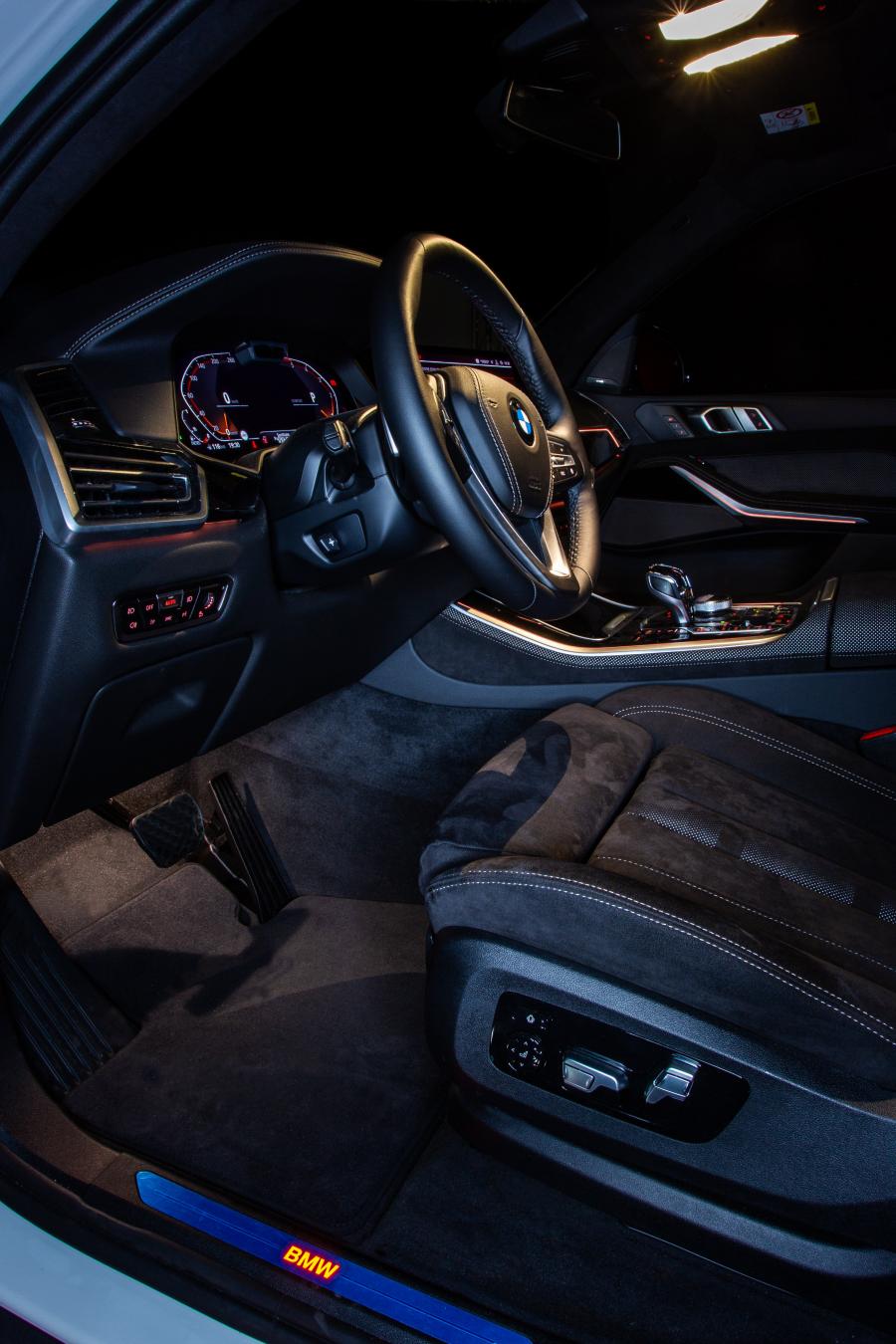 Интерьер BMW X5 xDrive30d Timeless Edition (G05) 2020 года  (IT) (фото 4 из 30)
